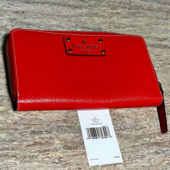 NWT Kate Spade ♠️ red 109% cow leather zippered wallet